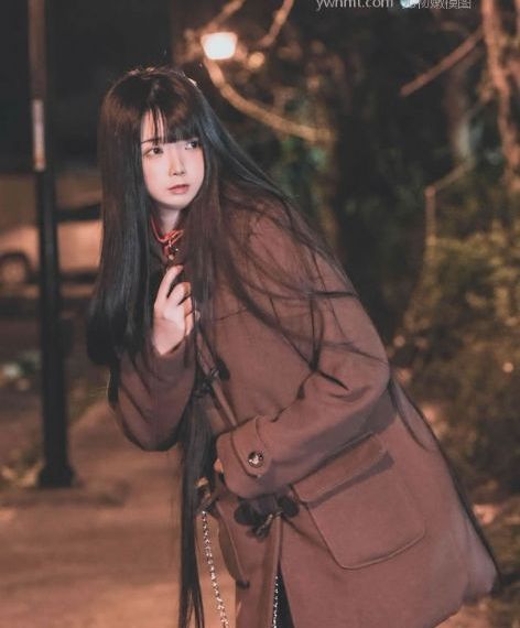 美女玩逼逼_无删减在线播放