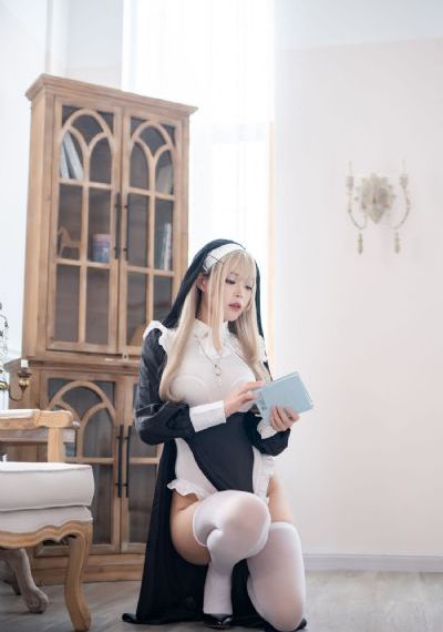 亚洲一卡二卡三卡四卡无卡姐弟_国语版中文版