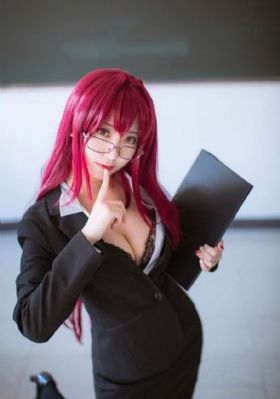 《年轻女教师》hd在线_BD韩语高清完整版